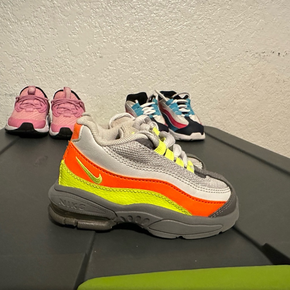 Toddler sneakers